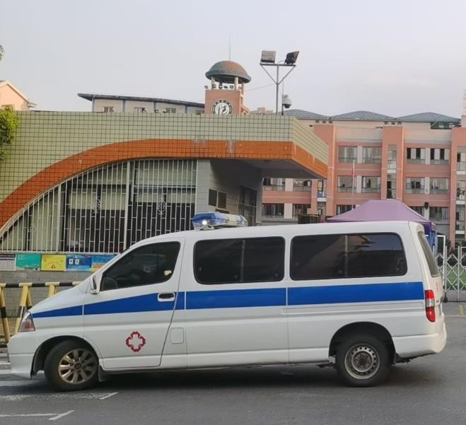 武夷山救护车出租护送骨折病人一公里多少钱